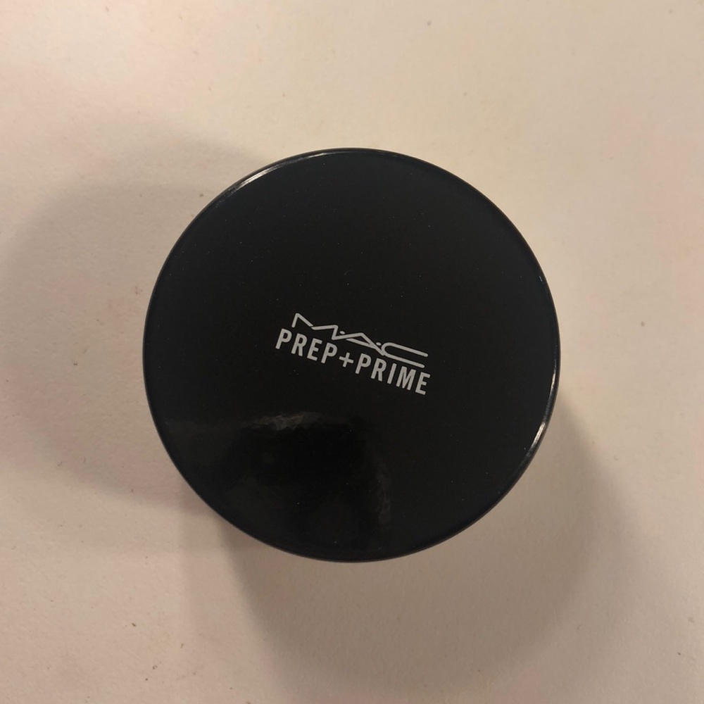 mac prep+prime baking powder